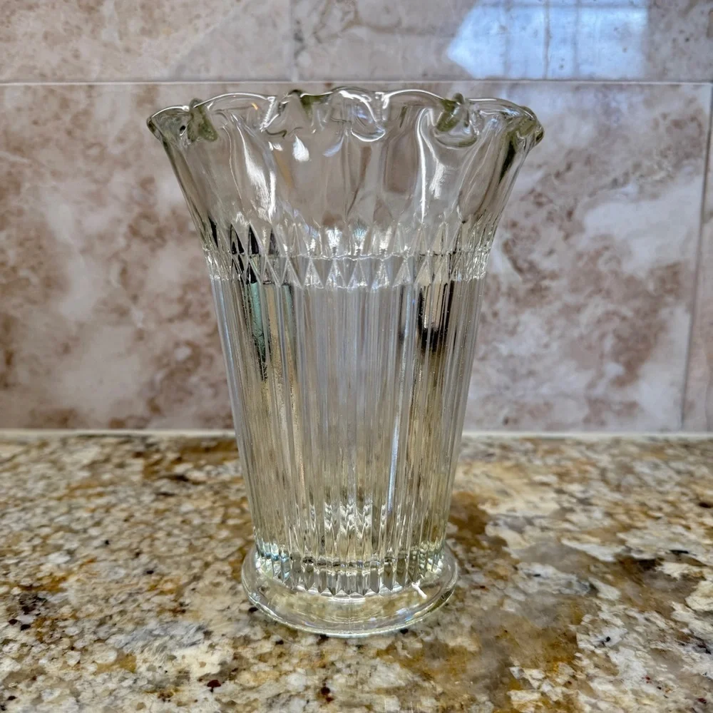 Ribbed Glass Vase with Wavy Trim